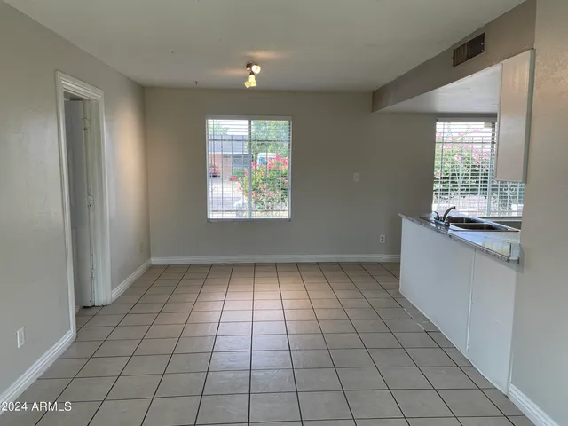 $1,695 | 8333 West Roma Avenue, Phoenix, AZ 85037