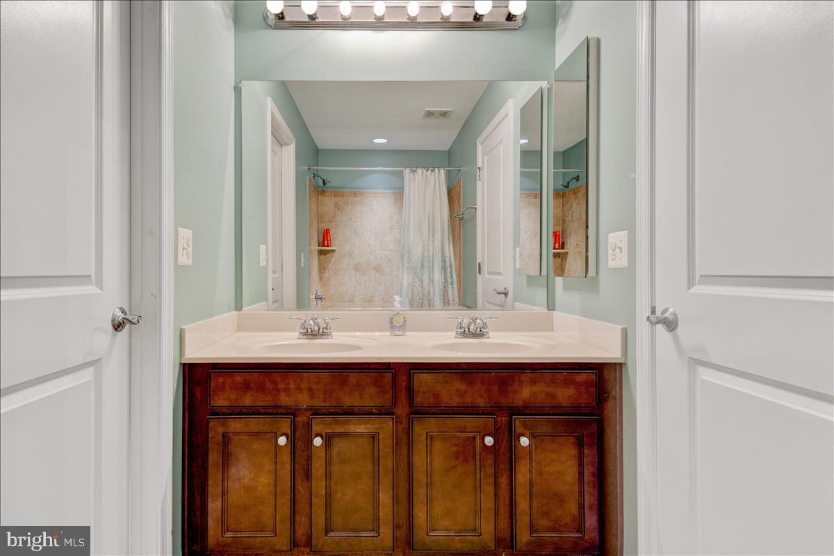 42318 Rising Moon Place Brambleton, VA 20148 - Photo 39 of 50 Gallery Image 39