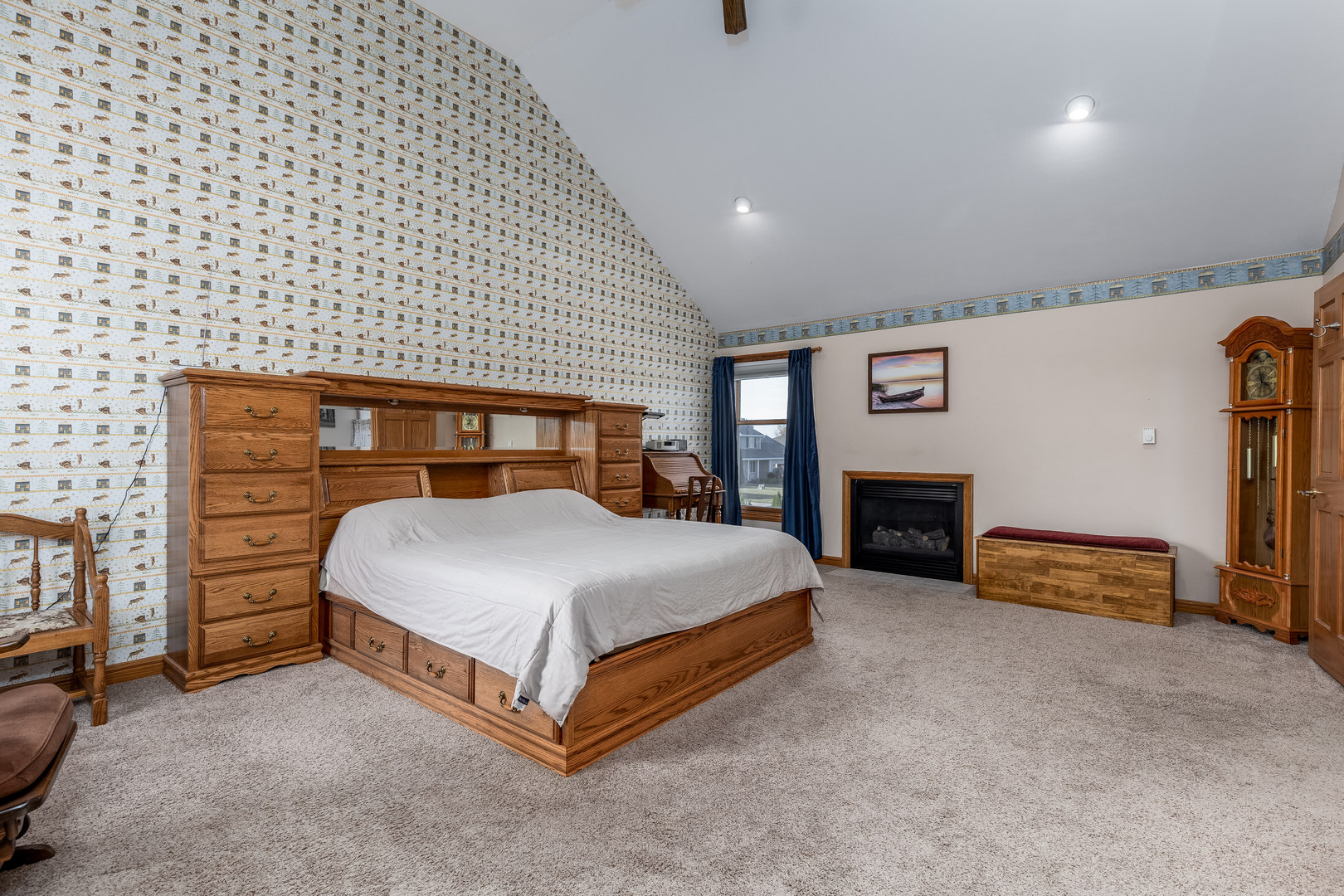 844 Kimberly Lane Ottawa, IL 61350 - Photo 16 of 36 a bedroom with a bed and a tv