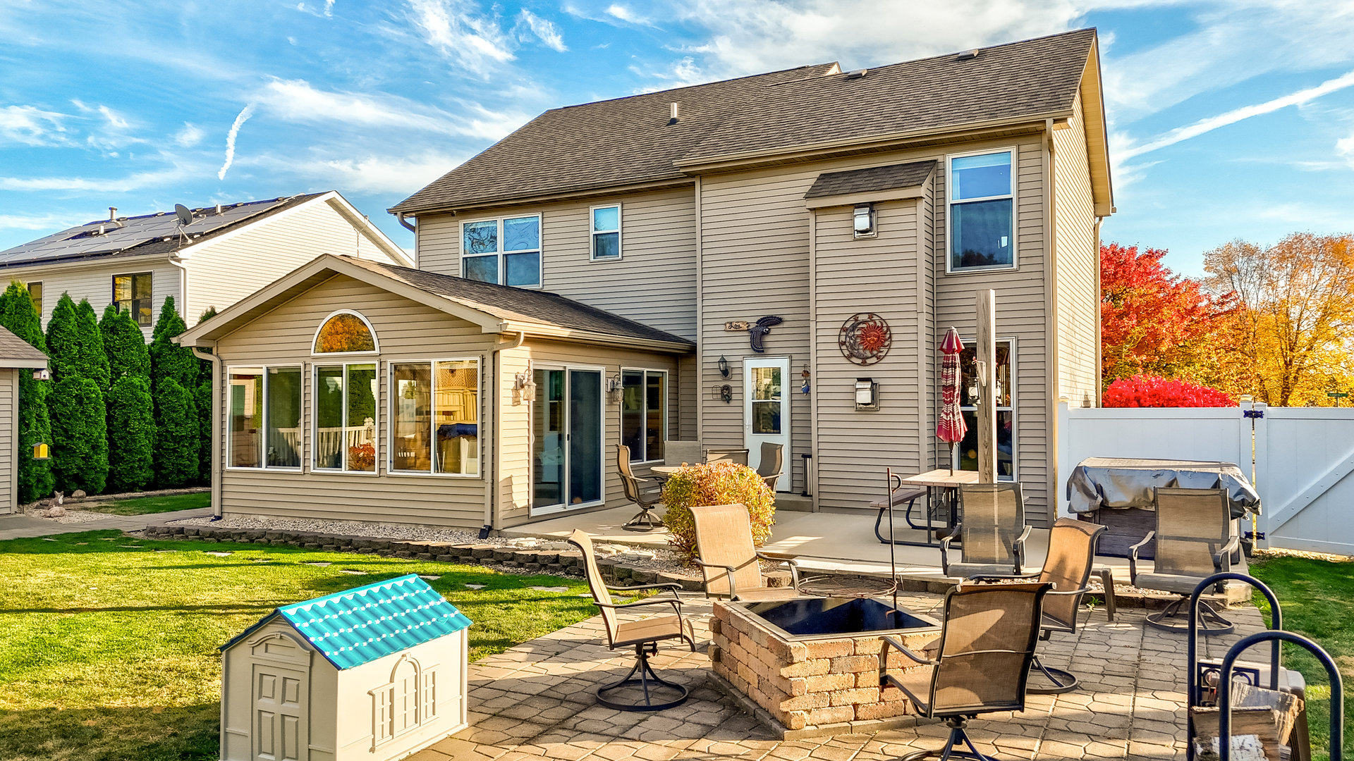 844 Kimberly Lane Ottawa, IL 61350 - Photo 25 of 36 a front view of house with outdoor seating