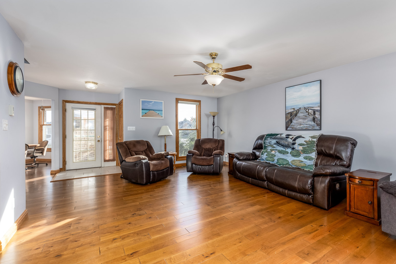 844 Kimberly Lane Ottawa, IL 61350 - Photo 4 of 36 a living room with furniture and wooden floor