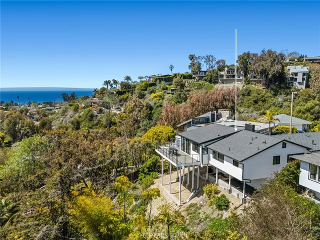 $2,625,000 | 990 Meadowlark Drive, Laguna Beach, CA 92651