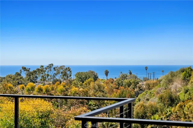 $2,625,000 | 990 Meadowlark Drive, Laguna Beach, CA 92651