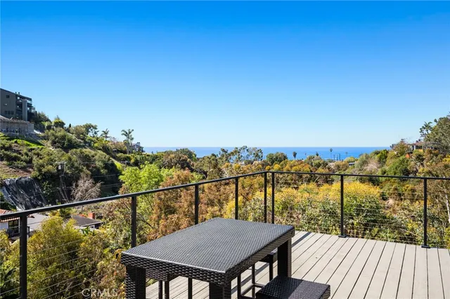 $2,625,000 | 990 Meadowlark Drive, Laguna Beach, CA 92651