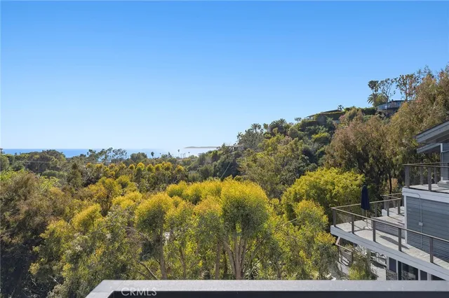 $2,625,000 | 990 Meadowlark Drive, Laguna Beach, CA 92651