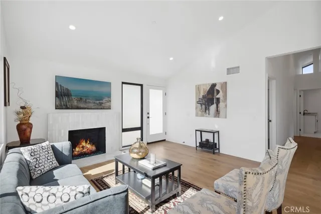 $2,625,000 | 990 Meadowlark Drive, Laguna Beach, CA 92651