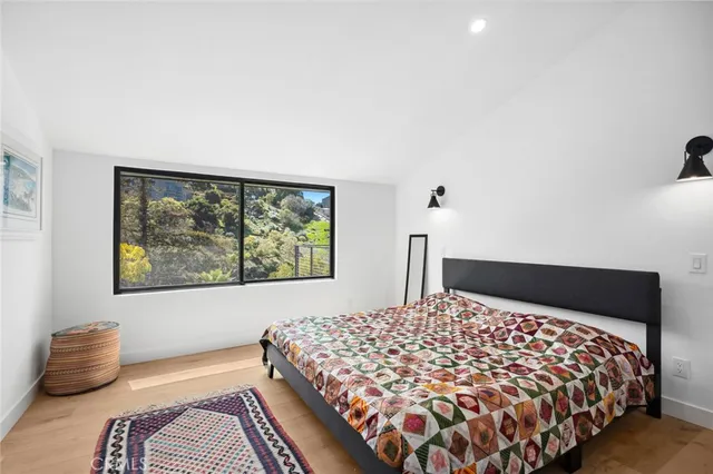 $2,625,000 | 990 Meadowlark Drive, Laguna Beach, CA 92651