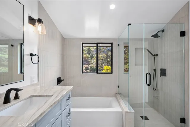 $2,625,000 | 990 Meadowlark Drive, Laguna Beach, CA 92651