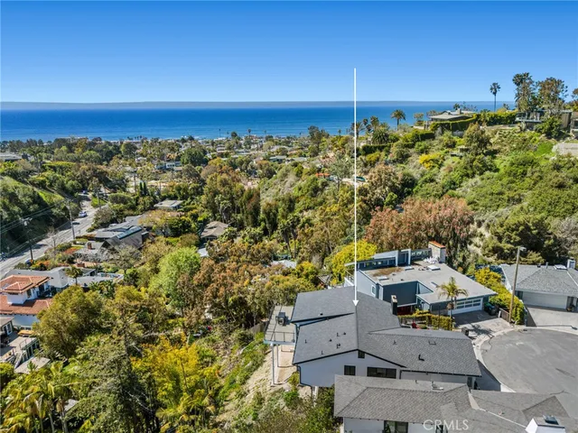 $2,625,000 | 990 Meadowlark Drive, Laguna Beach, CA 92651