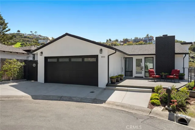 $2,625,000 | 990 Meadowlark Drive, Laguna Beach, CA 92651