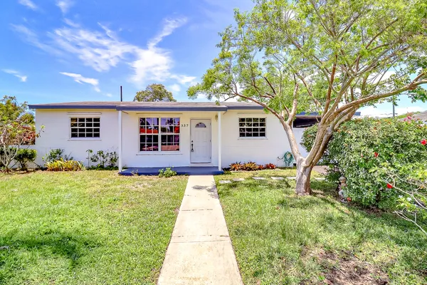 $495,000 | 337 Mid Pines Road, Palm Springs, FL 33461