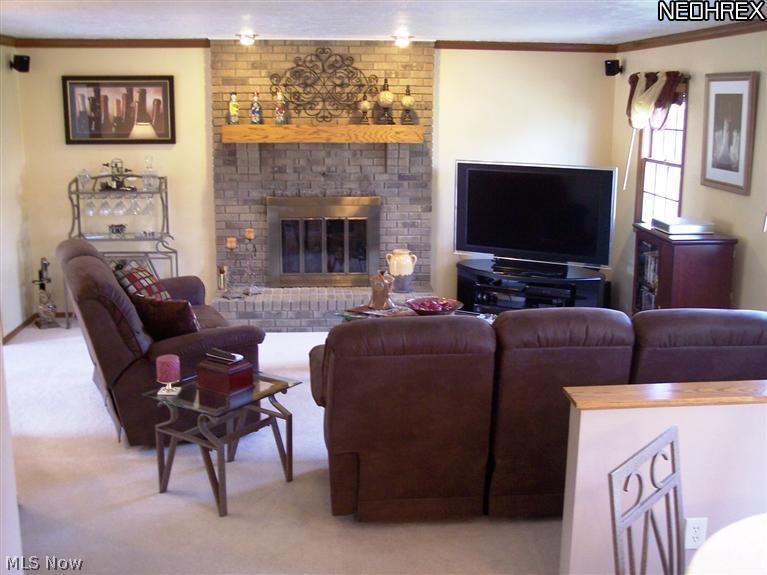 32965 Pettibone Road Solon, OH 44139 - Photo 10 of 25 The Kitchen is open to the Family Room. What a great house for entertaining!