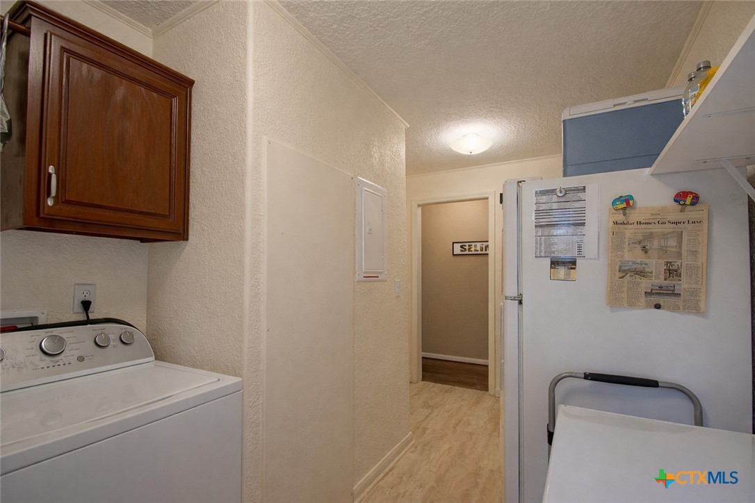 73 Rose Way North Victoria, TX 77905 - Photo 36 of 44 a view of bathroom