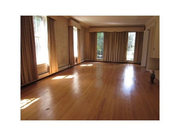 226 Grove Street Rutland, VT 05701 - Photo 8 of 24 Gallery Image 8