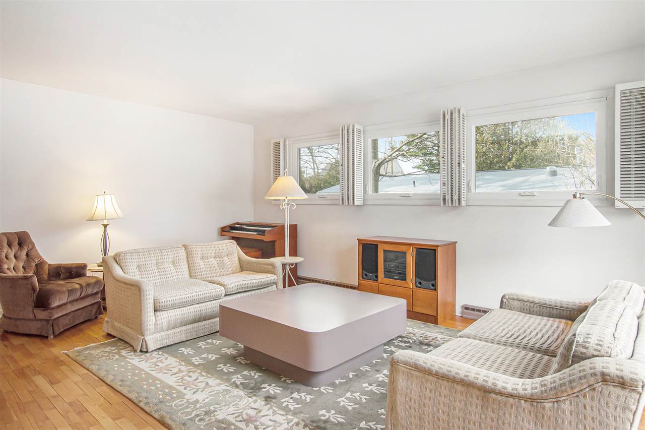 1218 Anderson Road Traverse City, MI 49686 - Photo 4 of 30 1885656-3.JPG