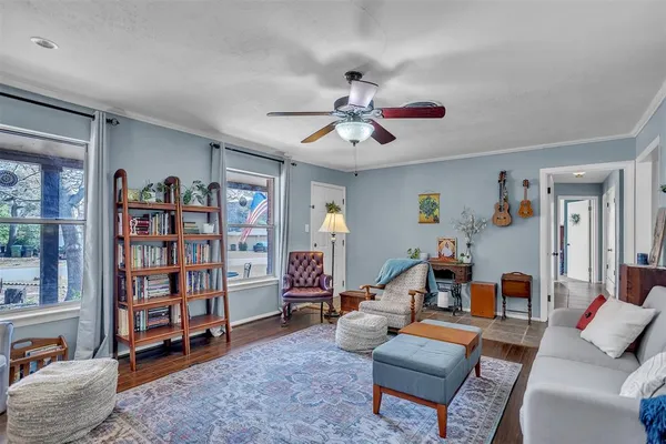 $349,900 | 709 Hurstview Drive, Hurst, TX 76053