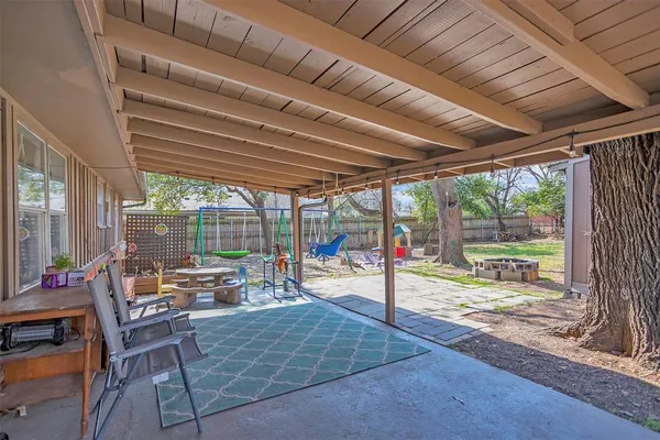 $349,900 | 709 Hurstview Drive, Hurst, TX 76053