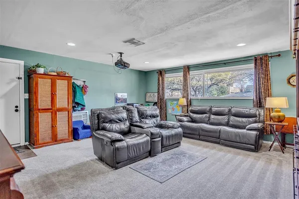 $349,900 | 709 Hurstview Drive, Hurst, TX 76053