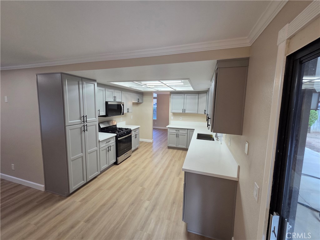 6462 Siamese Place Riverside, CA 92505 - Photo 6 of 15 Gallery Image 6