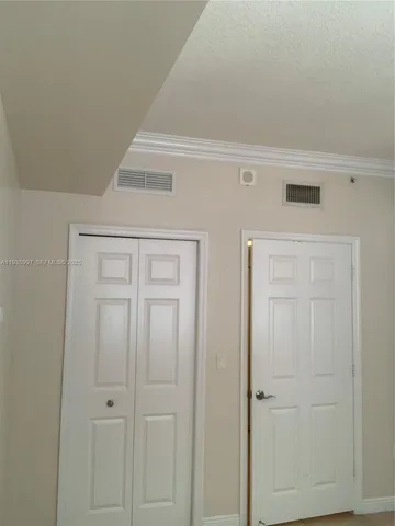 $3,500 | Puerta de Palmas, Coral Gables, FL 33134