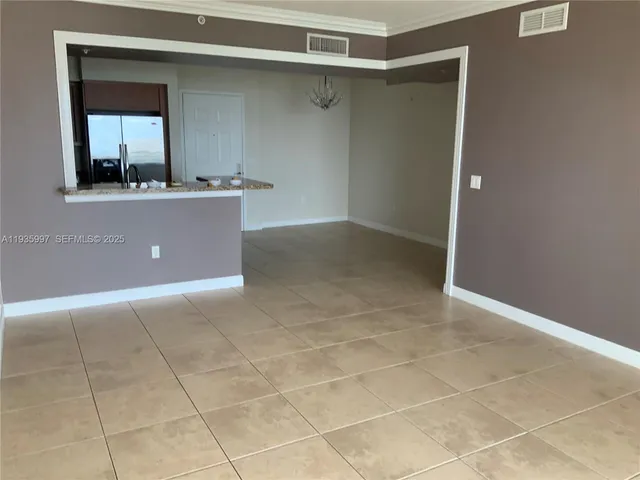 $3,500 | Puerta de Palmas, Coral Gables, FL 33134