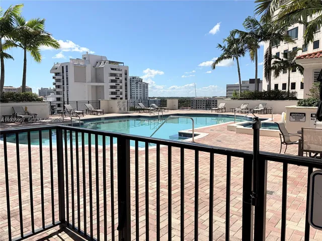 $3,500 | Puerta de Palmas, Coral Gables, FL 33134