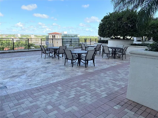 $3,500 | Puerta de Palmas, Coral Gables, FL 33134