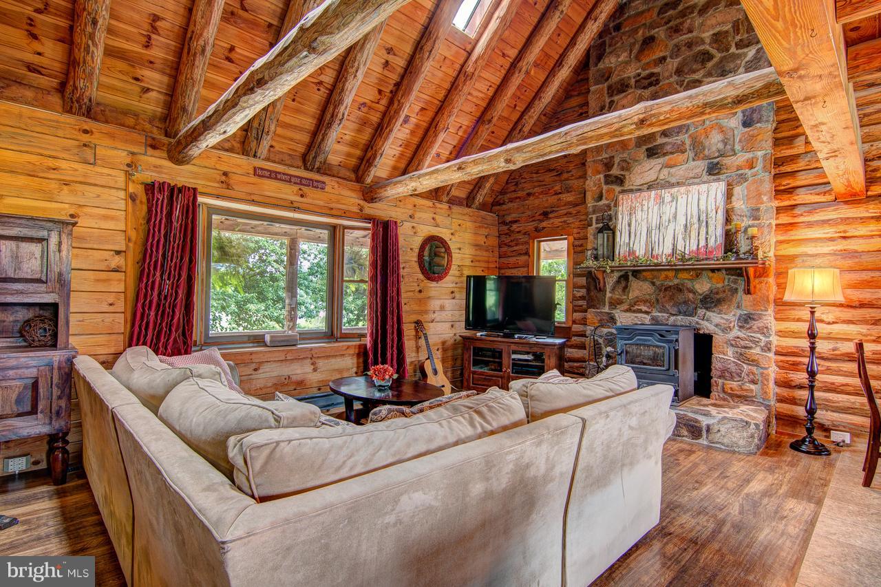 720 Kindig Road Littlestown, PA 17340 - Photo 14 of 30 Living Room