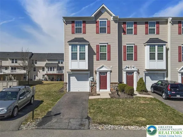 $2,900 | 10 White Rose Lane, Easton, PA 18045