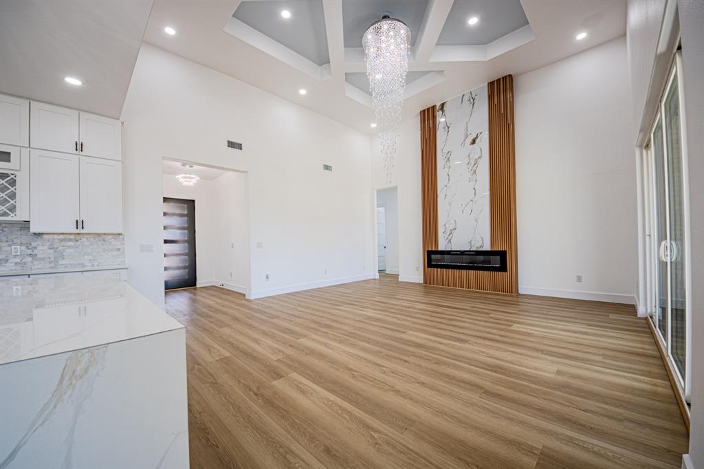 1001 Henry Way Springtown, TX 76082 - Photo 19 of 36 Living Area