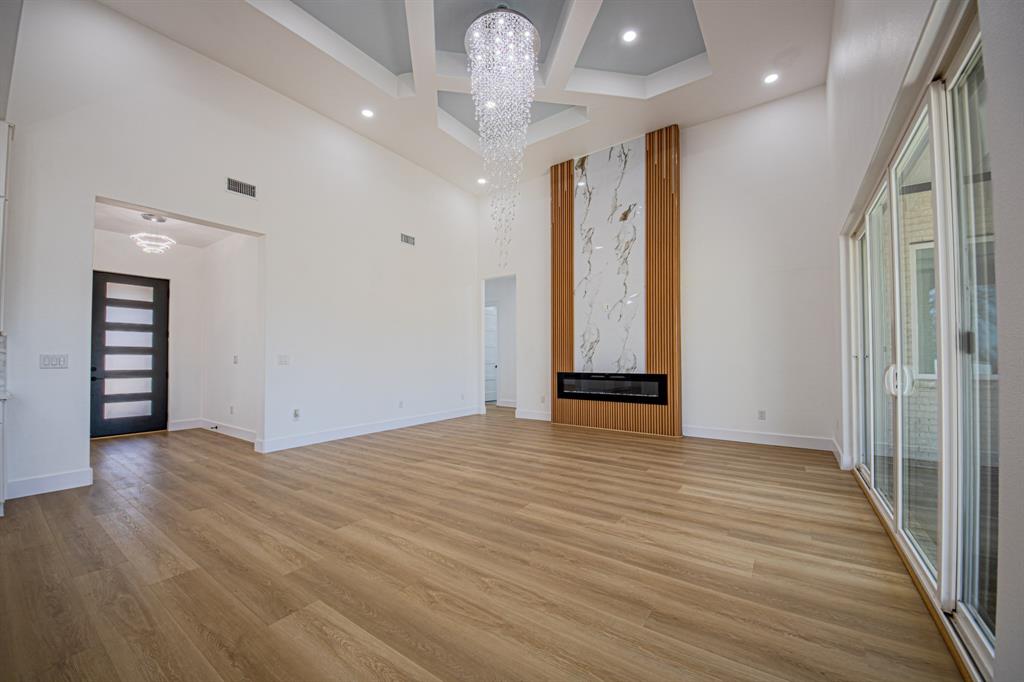 1001 Henry Way Springtown, TX 76082 - Photo 29 of 36 Back to Living Area with Waterfall Chandler