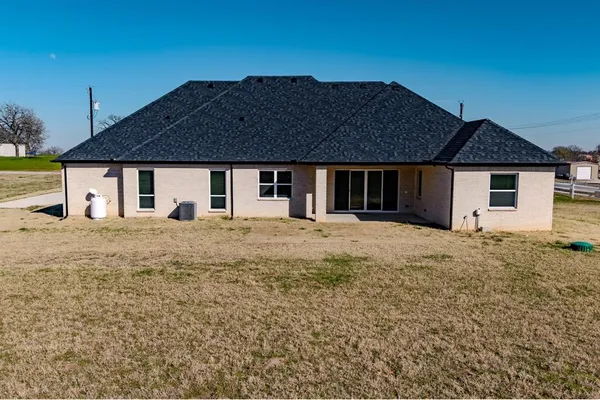 $543,950 | 1001 Henry Way, Springtown, TX 76082