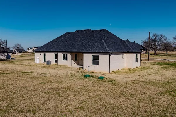 $543,950 | 1001 Henry Way, Springtown, TX 76082