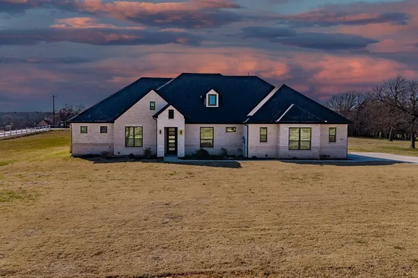 $543,950 | 1001 Henry Way, Springtown, TX 76082