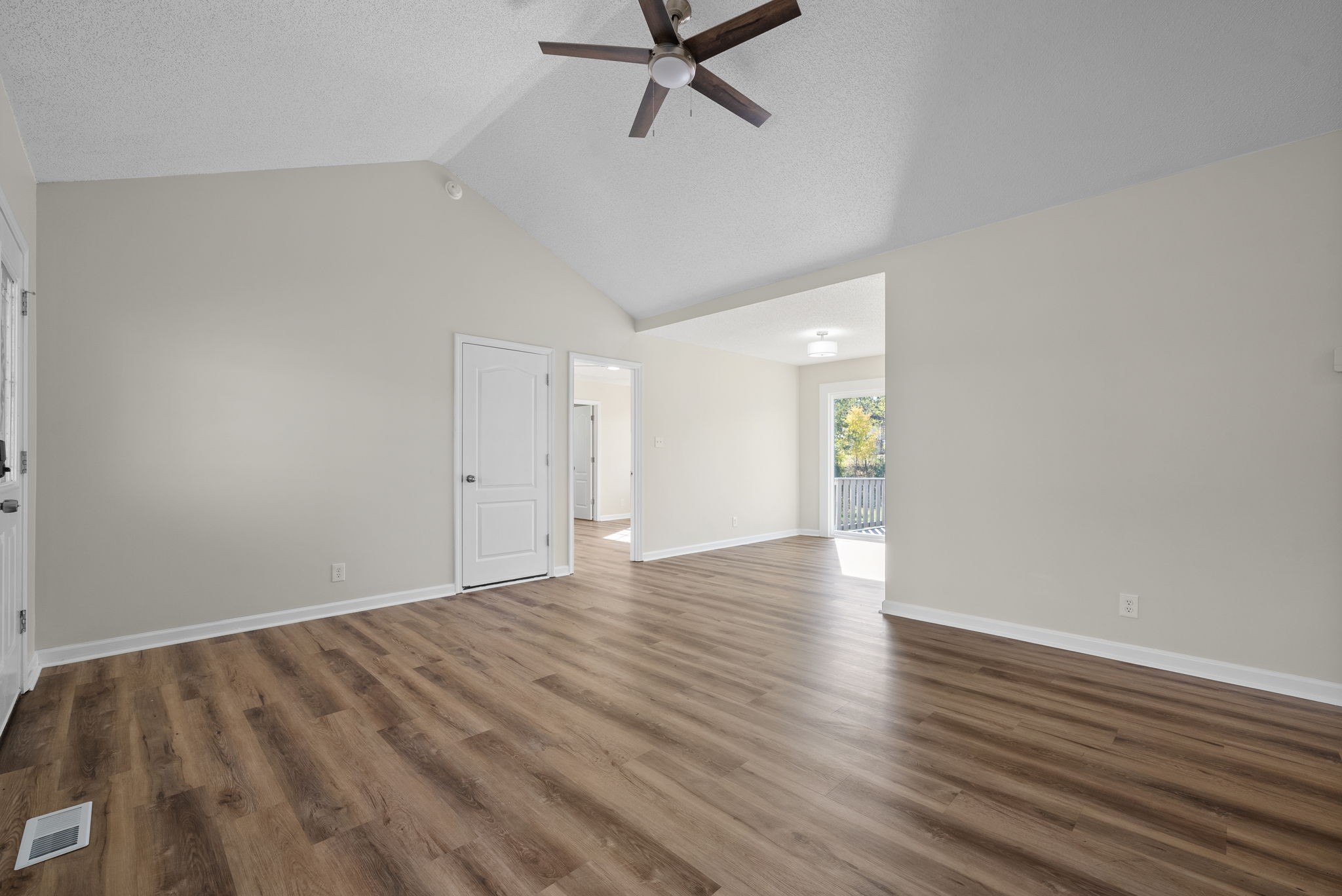 304 Fortway Road Clarksville, TN 37042 - Photo 9 of 30 Gallery Image 9