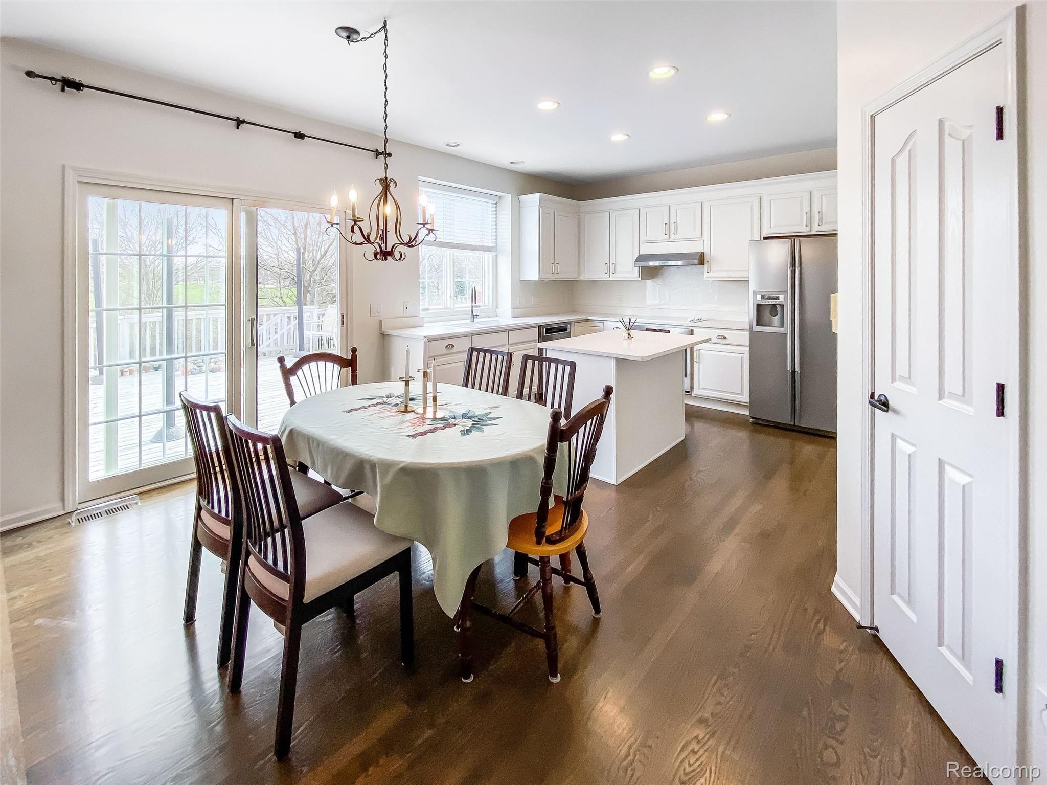 632 Bliss Drive Rochester, MI 48307 - Photo 9 of 41 kitchen 3-2.jpg