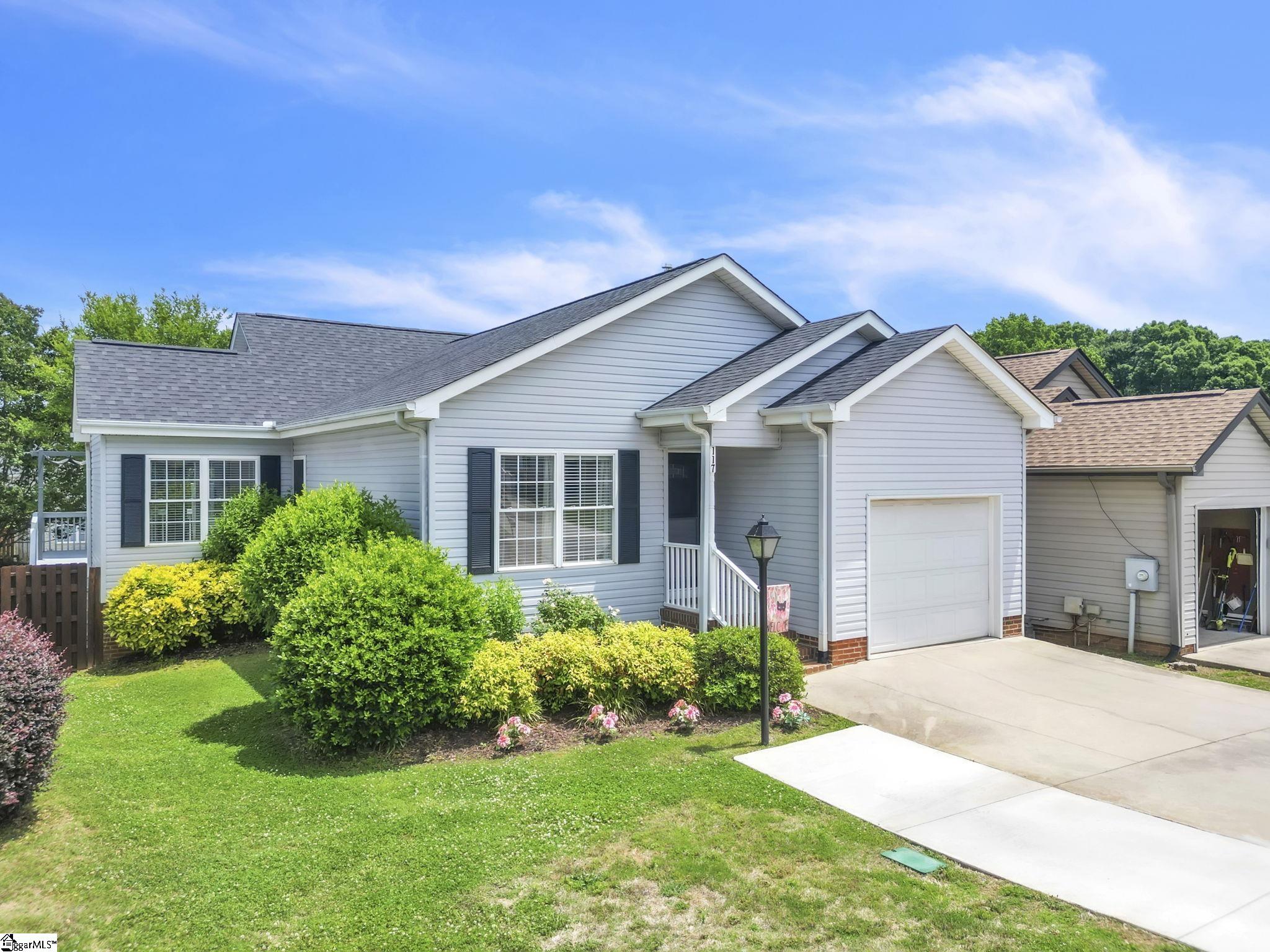 117 Waterford Way Easley, SC 29642 - Photo 3 of 33