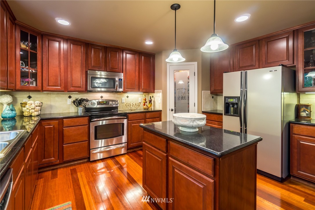 19702 2nd Place West Bothell, WA 98012 - Photo 7 of 22