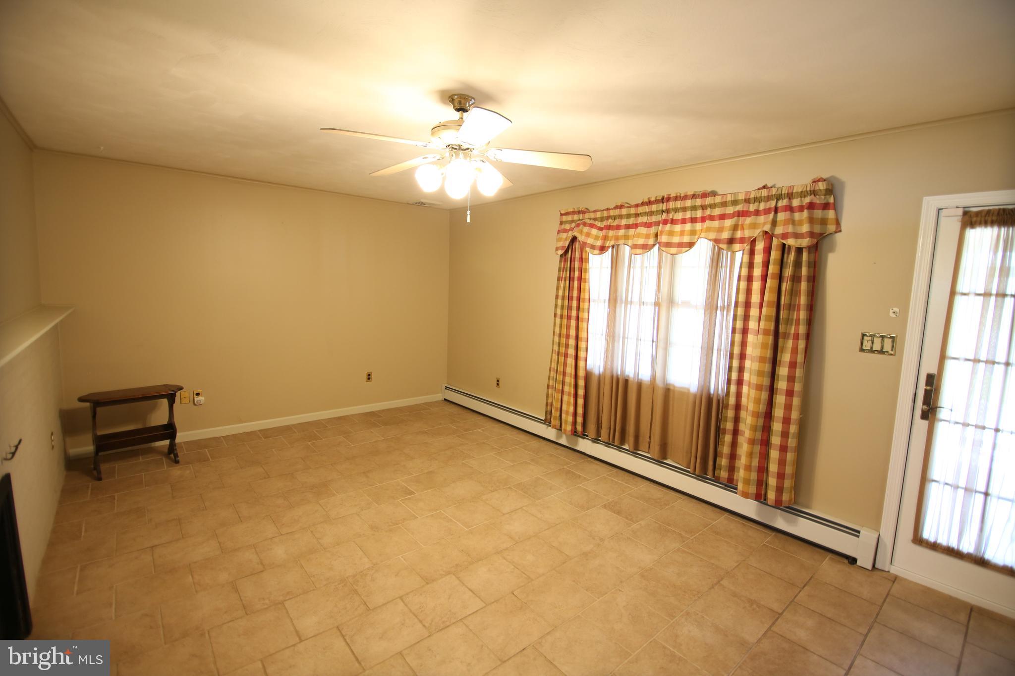 23 Vineyard Road Levittown, PA 19057 - Photo 11 of 30 Gallery Image 11