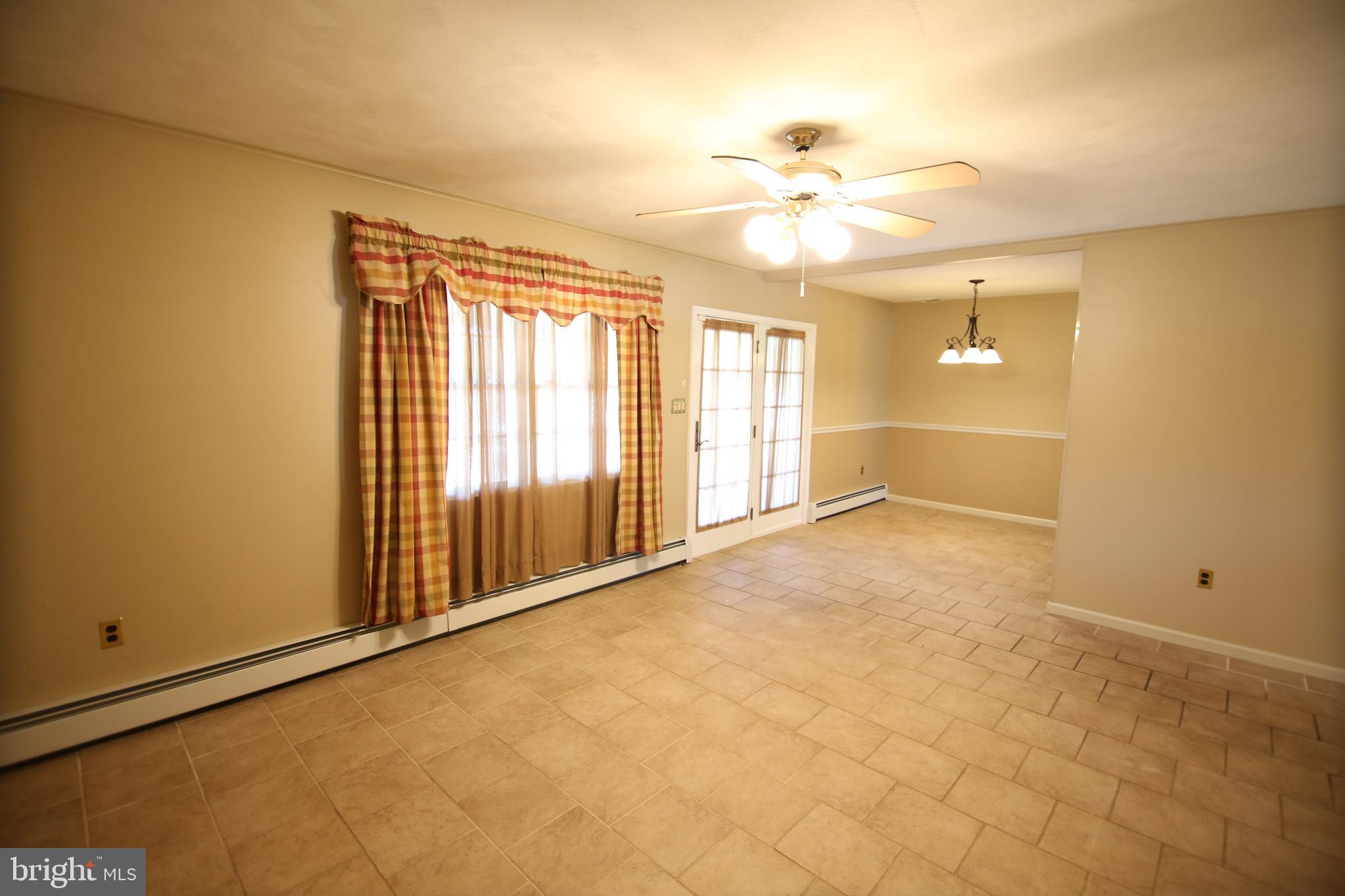 23 Vineyard Road Levittown, PA 19057 - Photo 13 of 30 Gallery Image 13