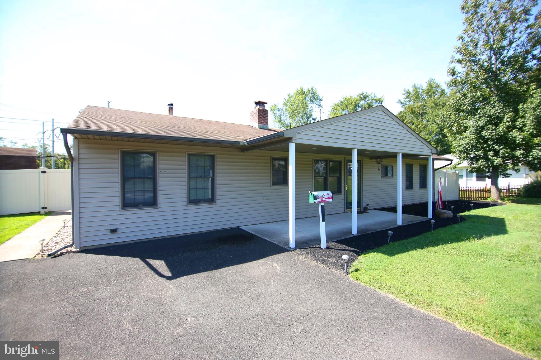 23 Vineyard Road Levittown, PA 19057 - Photo 3 of 30 Gallery Image 3