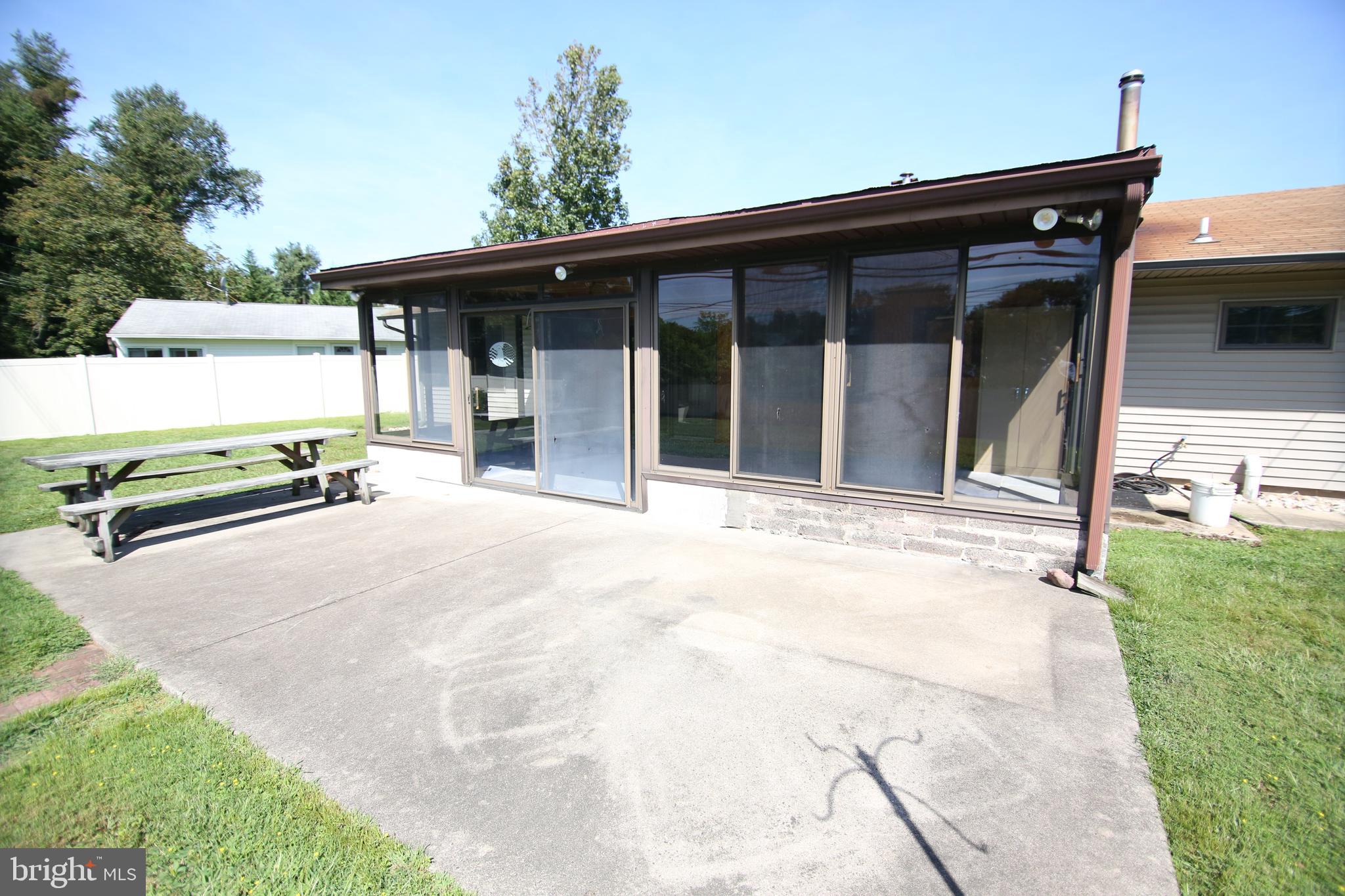 23 Vineyard Road Levittown, PA 19057 - Photo 24 of 30 Patio
