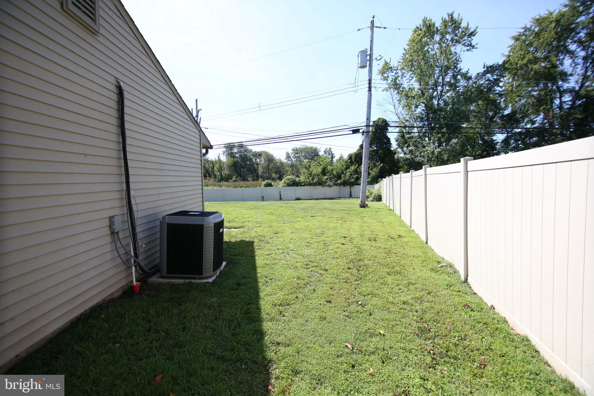 23 Vineyard Road Levittown, PA 19057 - Photo 29 of 30 Side Rear Yard