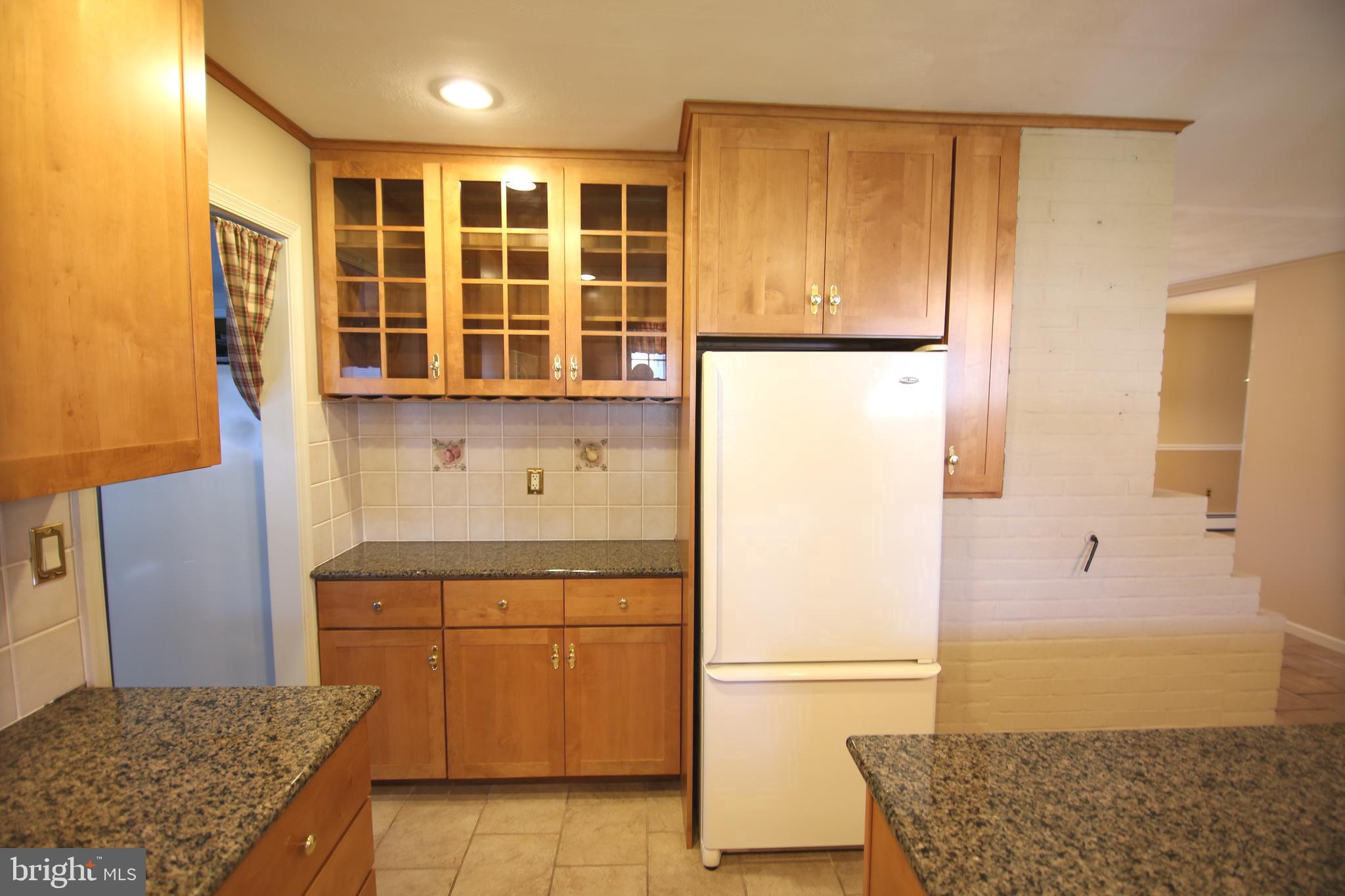 23 Vineyard Road Levittown, PA 19057 - Photo 7 of 30 Gallery Image 7