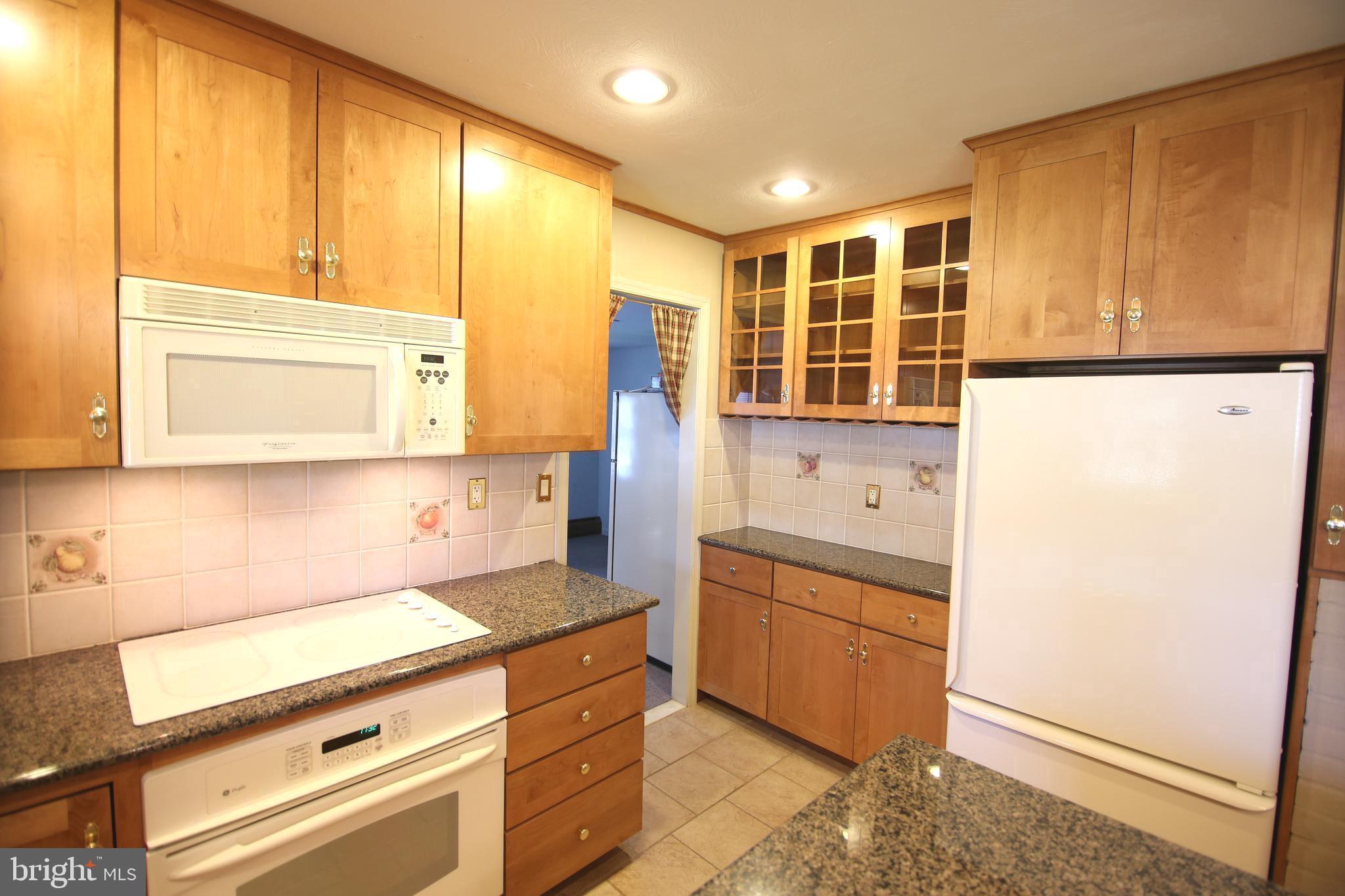 23 Vineyard Road Levittown, PA 19057 - Photo 8 of 30 Gallery Image 8