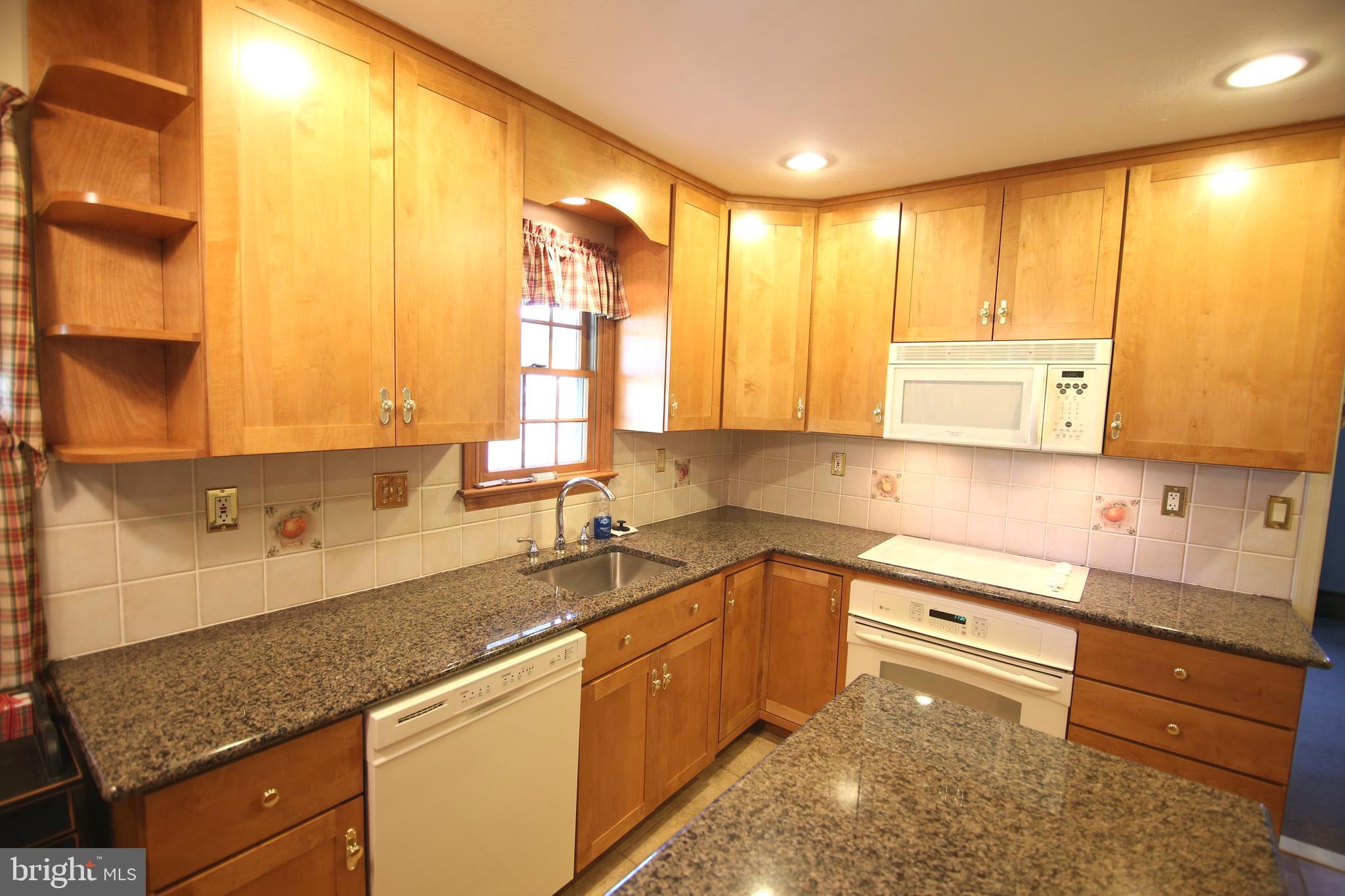 23 Vineyard Road Levittown, PA 19057 - Photo 9 of 30 Gallery Image 9