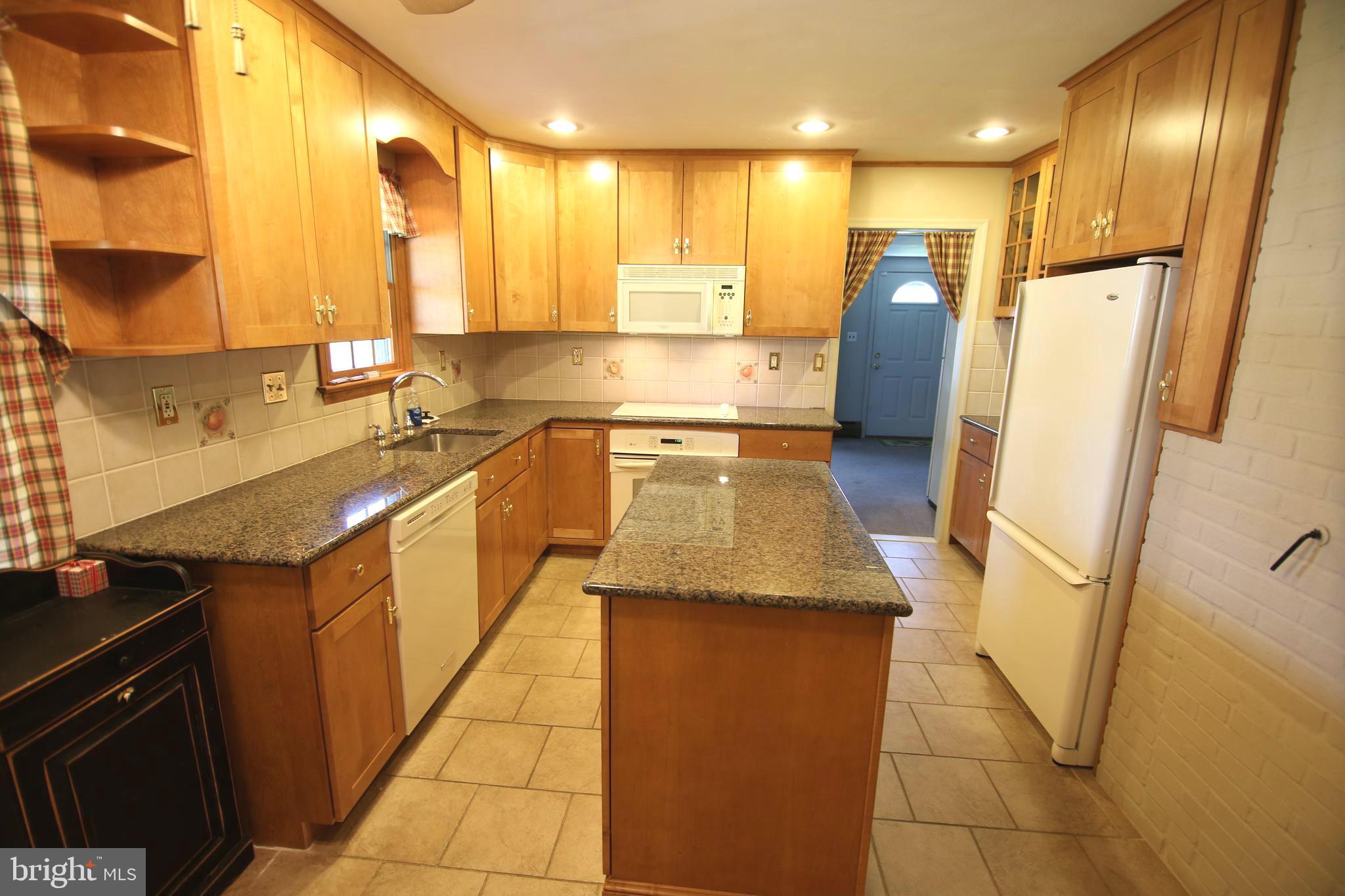 23 Vineyard Road Levittown, PA 19057 - Photo 10 of 30 Gallery Image 10