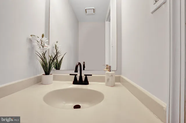 $390,000 | 7257 Procopio Circle, Columbia, MD 21046