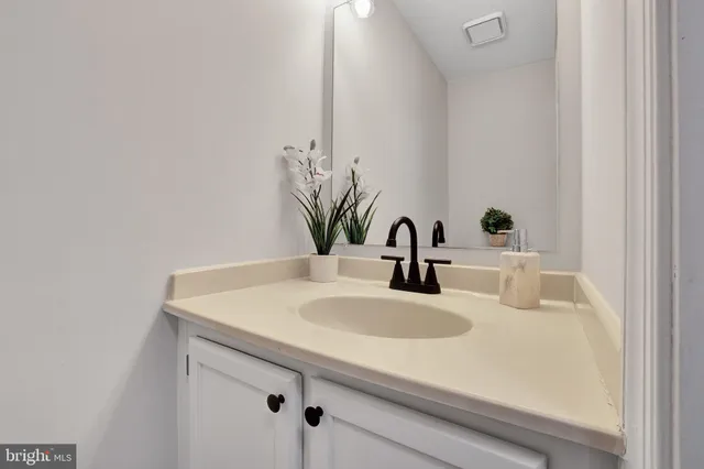 $390,000 | 7257 Procopio Circle, Columbia, MD 21046