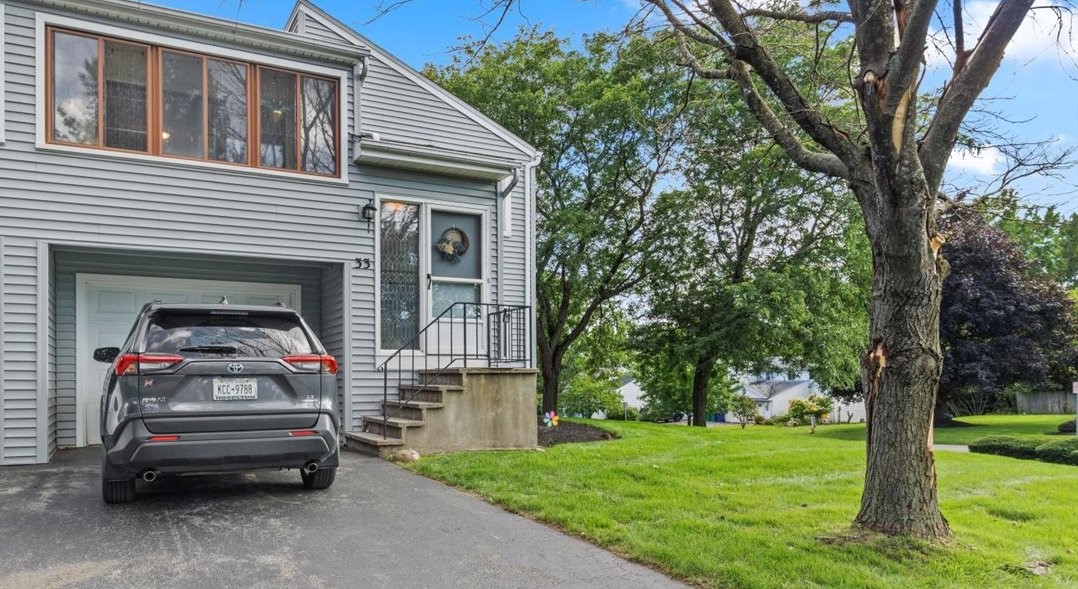 33 Hollingham Rise Perinton, NY 14450 - Photo 1 of 1